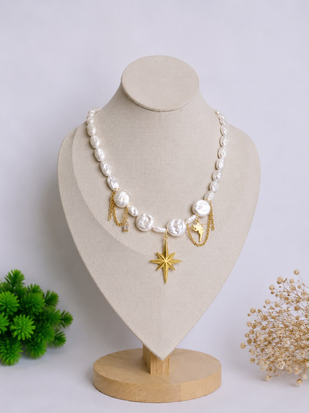 white Pearl beads necklace